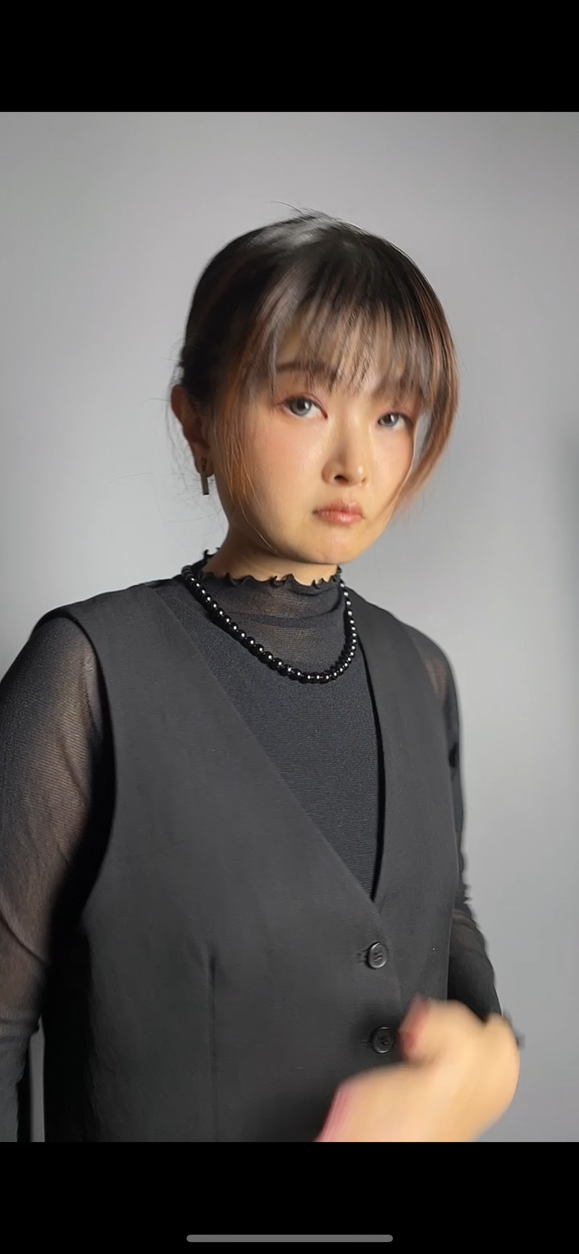 ブラックカラーのネックレス