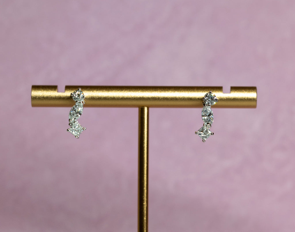 【オンライン限定】ミックスカットダイヤモンドプラチナピアス (straight)